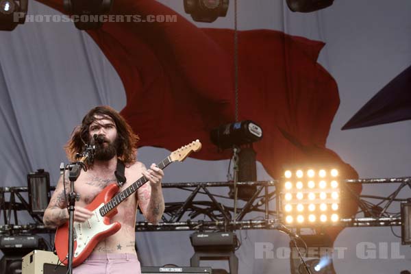 BIFFY CLYRO - 2011-08-26 - SAINT CLOUD - Domaine National - Scene de la Cascade - Simon Alexander Neil